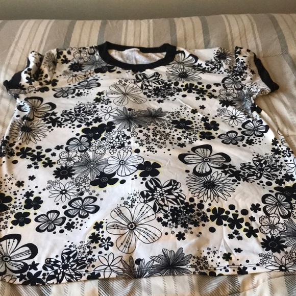 LuLaRoe Tops - LulaRoe Liv